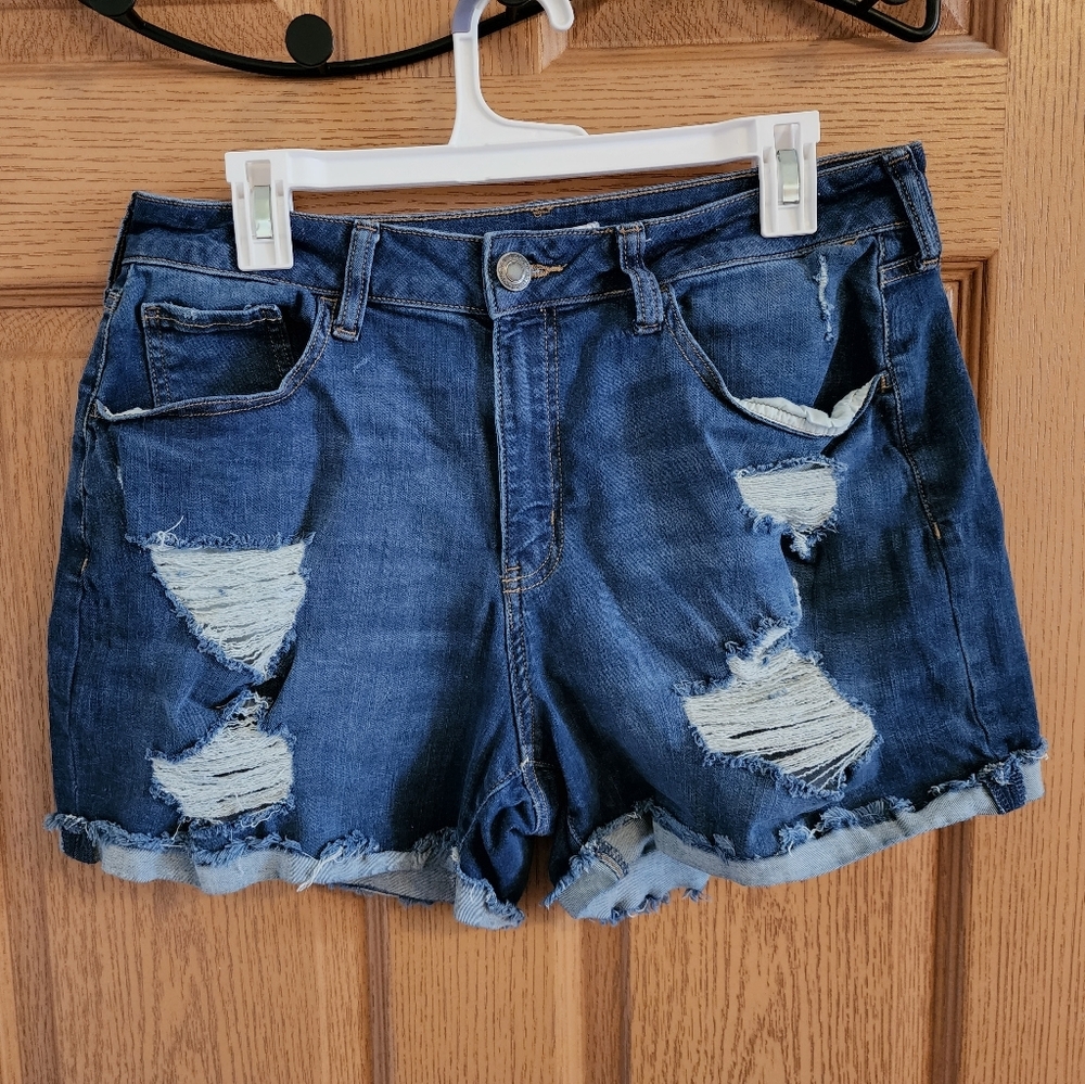 SO Curvy High Rise Midi Juniors Jean Shorts, Destroyed, Distressed, Size 15/32W